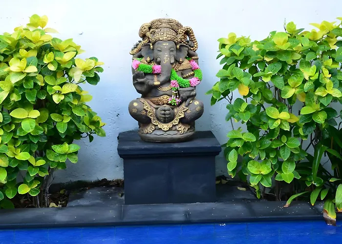 Panda Seminyak, 3br Private Pool Close To Ku De Ta Villa *